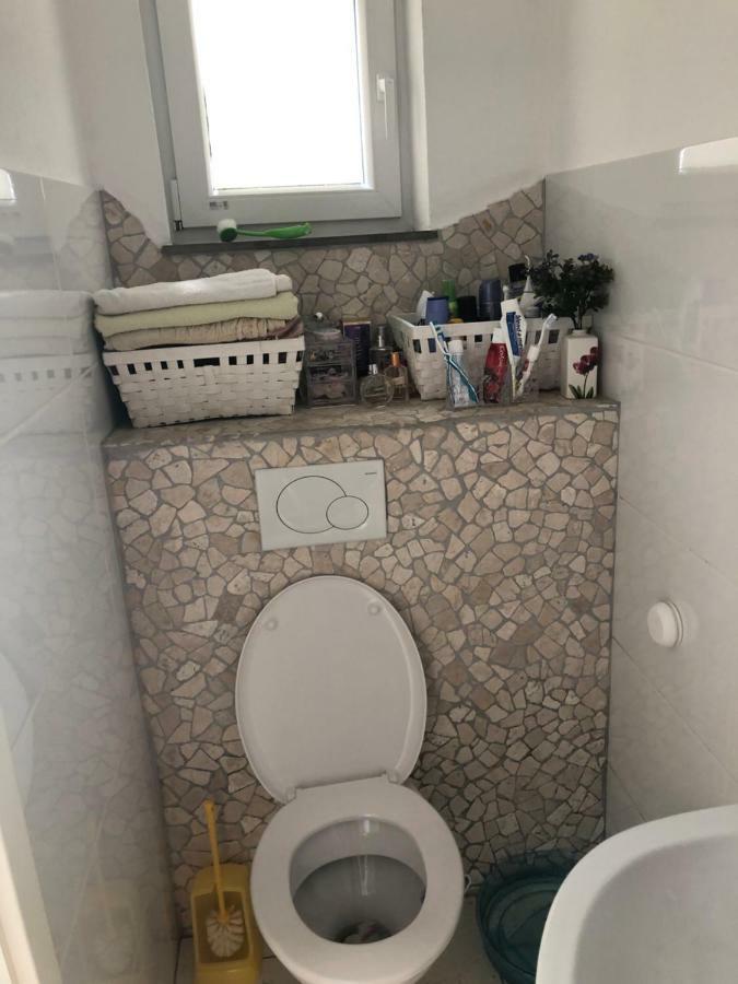 Ferienwohnung Beutelsbacherstrasse 12 Unterturkheim شتوتغارت المظهر الخارجي الصورة