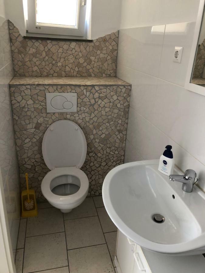 Ferienwohnung Beutelsbacherstrasse 12 Unterturkheim شتوتغارت المظهر الخارجي الصورة